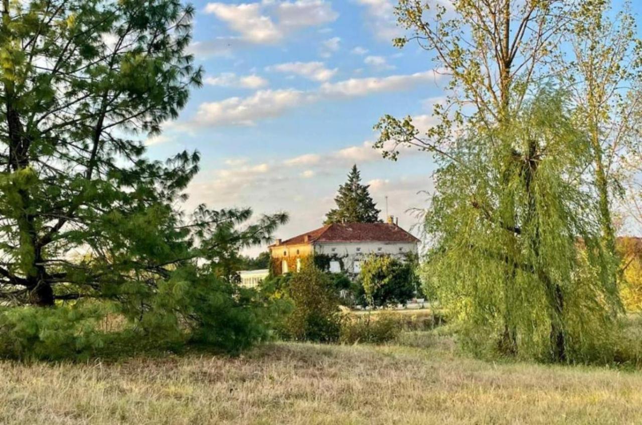 Le Parc De Gouts Villa Aiguillon Exterior photo